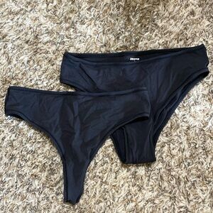 Skims Fits Everybody thong and cheeky brief SMALL black
